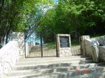 cmentarz ydowski w Iy - brama
