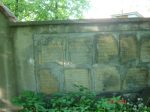 Ostrowiec witokrzyski - macewy w murze cmentarza ydowskiego
